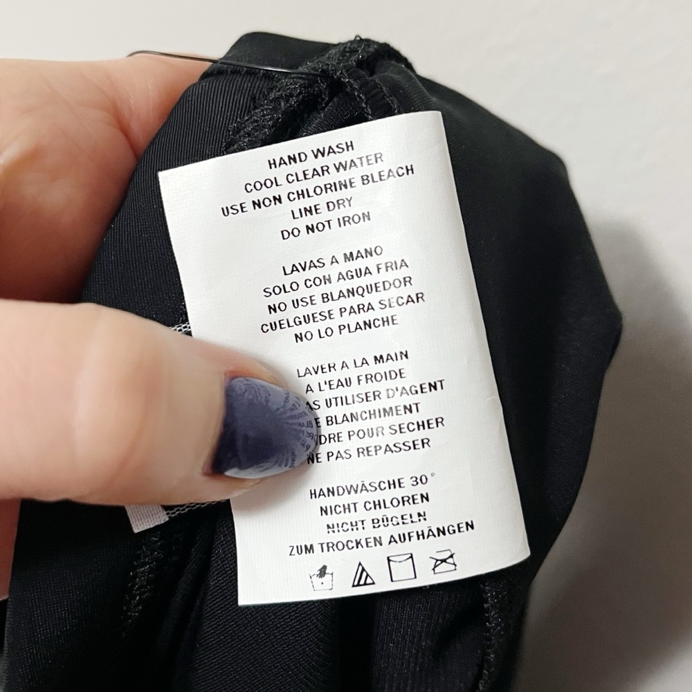 Miraclesuit NWT Skirted Swim Bottom Black Size US 16 Slimming Beach Travel - Picture 7 of 7
